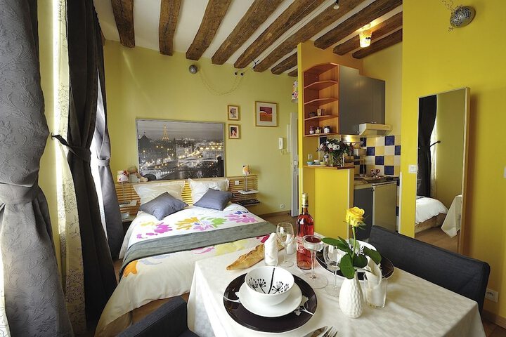 Room 4 of 648