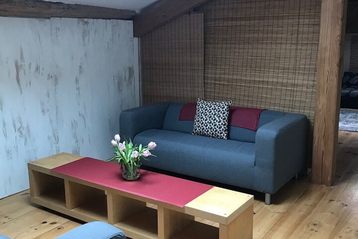 Lounge 25 of 31