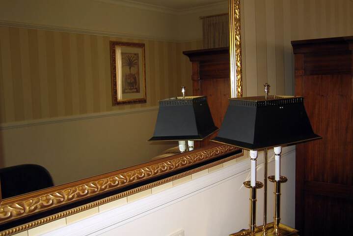 Room 4 of 37