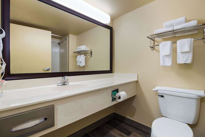 Double Accessible King Size Bed (4 of 20)