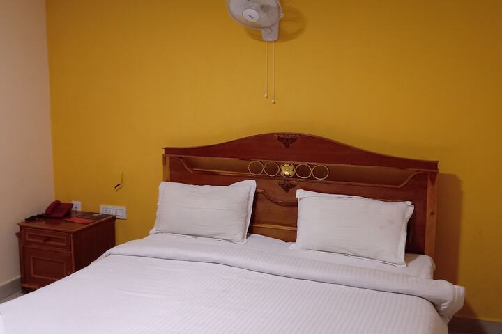 Room 12 of 33