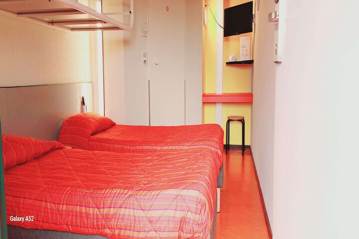 Room 18 of 36