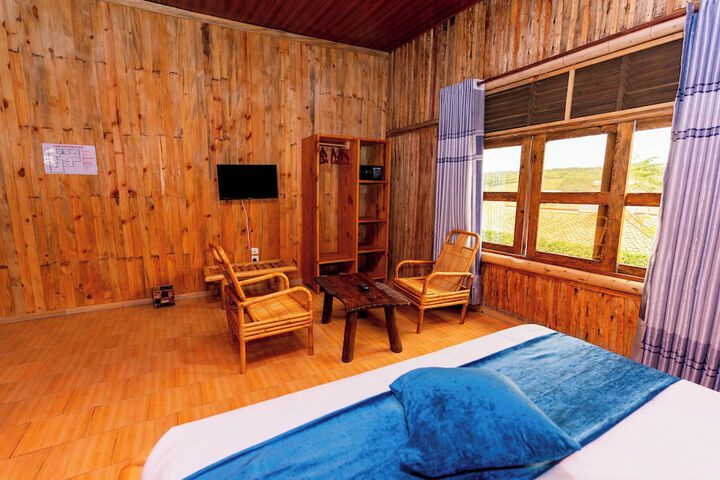 Room 3 of 7