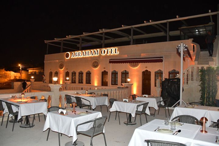 Dining 30 of 54