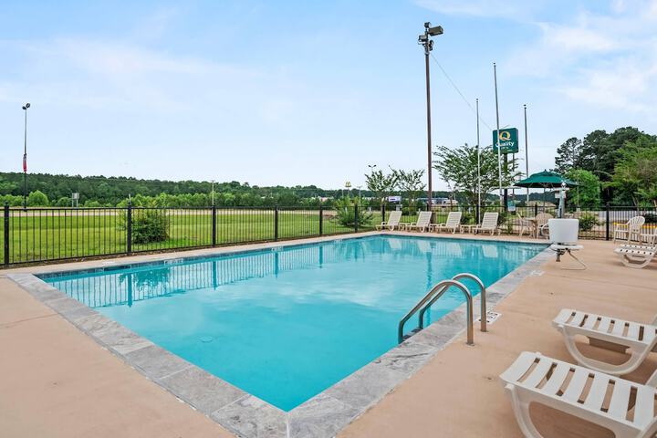Hotel with Pool