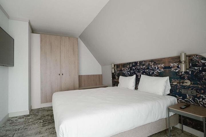 Room 17 of 58