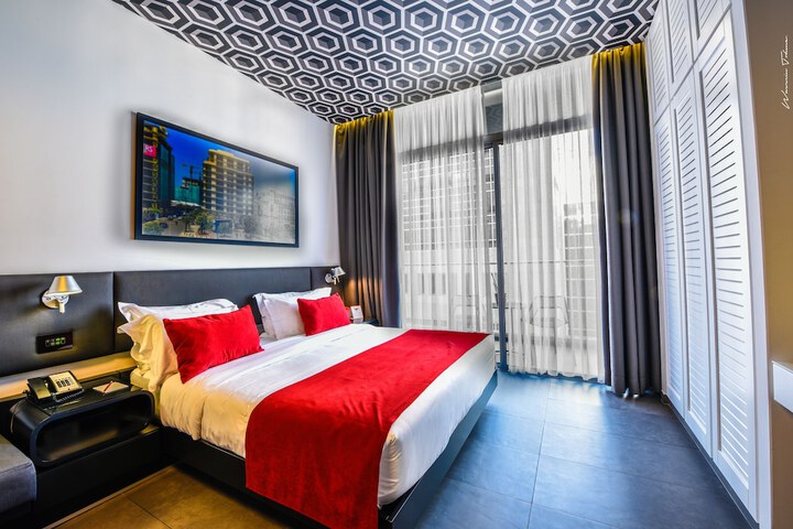 Room 4 of 75