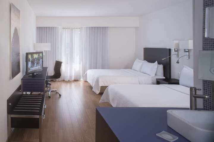 Room 25 of 60
