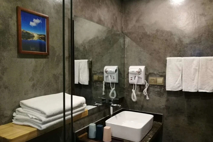 Room 7 of 20