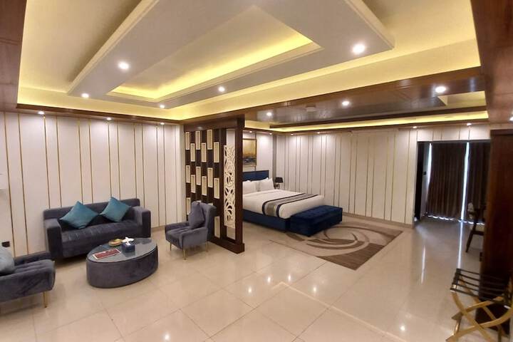 Room 40 of 76