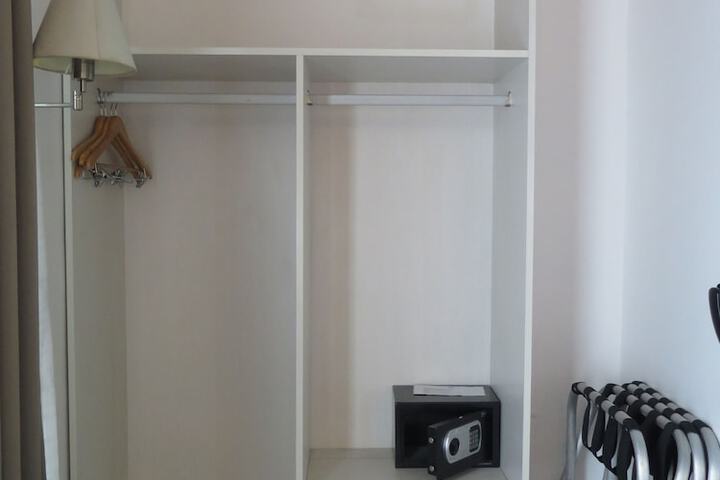 Room 34 of 50