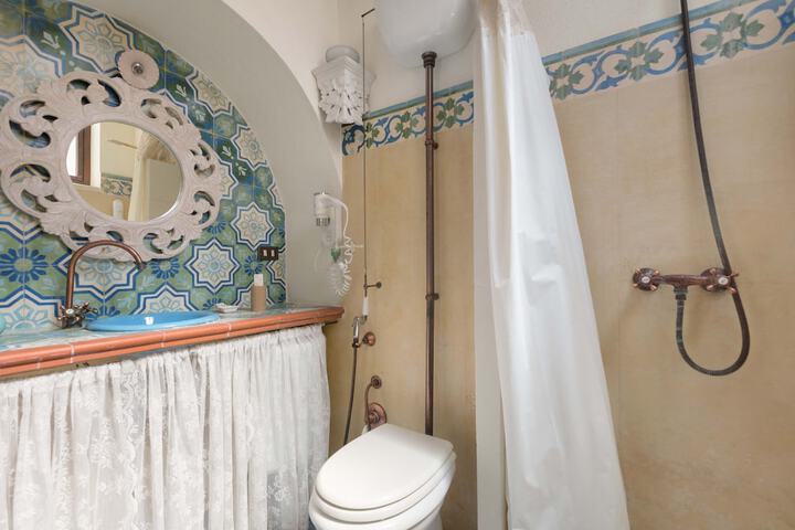 Room 20 of 65