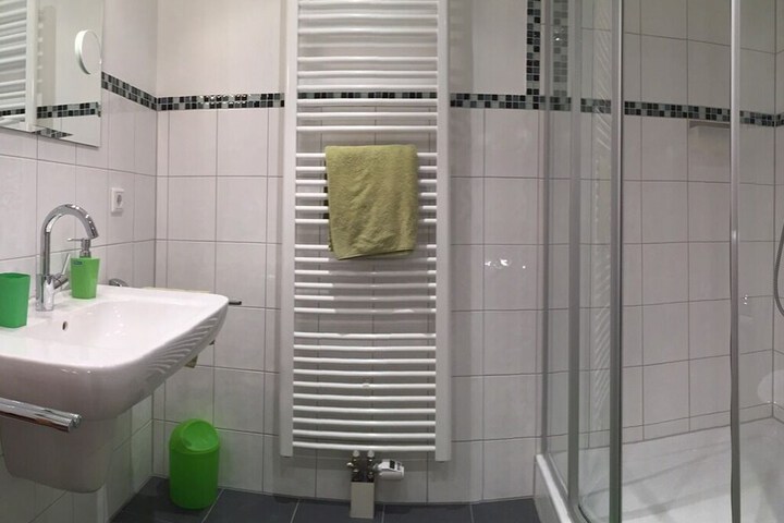 Room 9 of 31