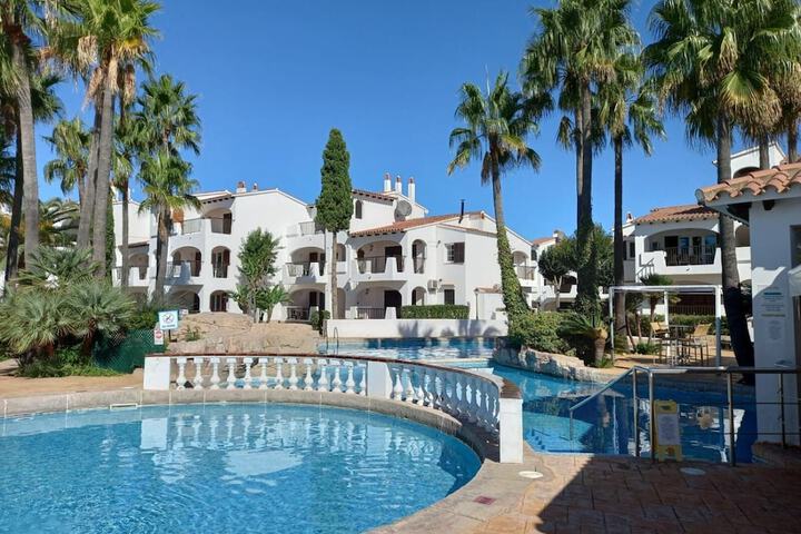 Hotel Pool