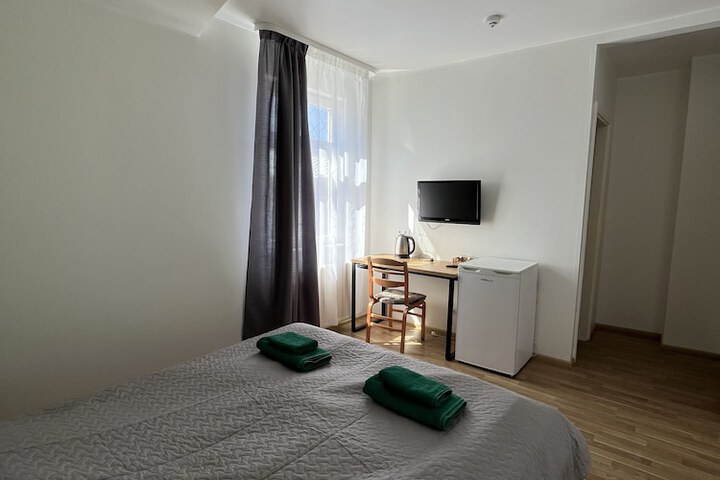 Room 4 of 60