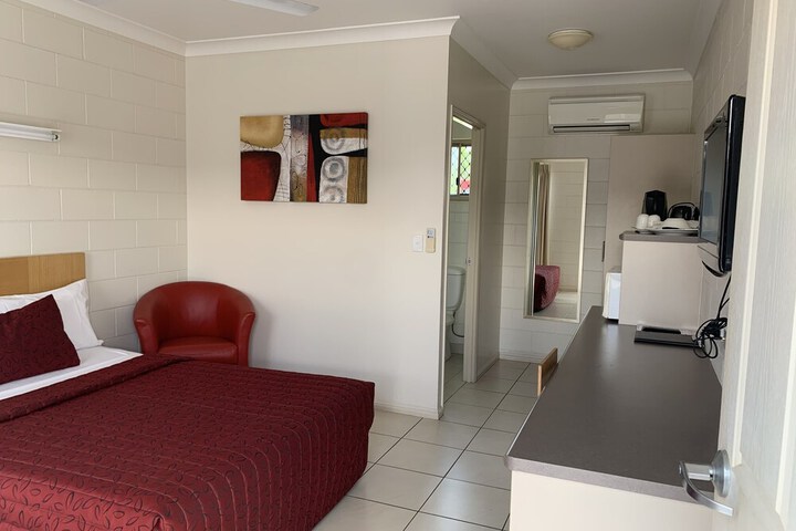 Room 4 of 13