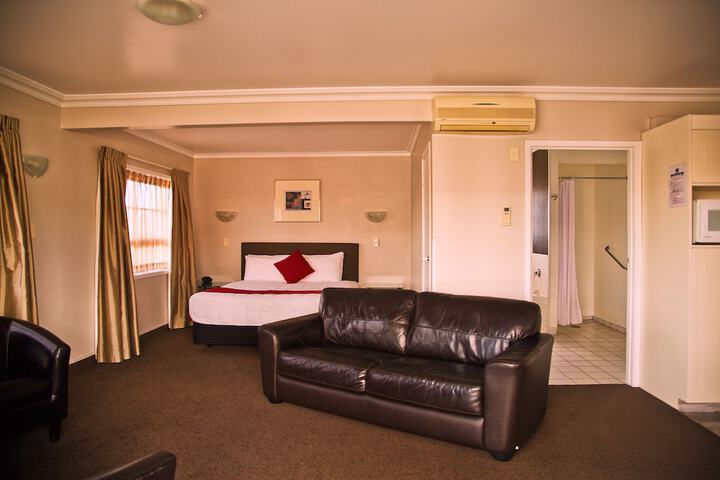 Room 17 of 36