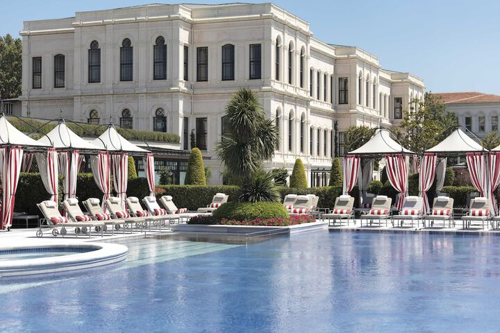 Pool Hotel