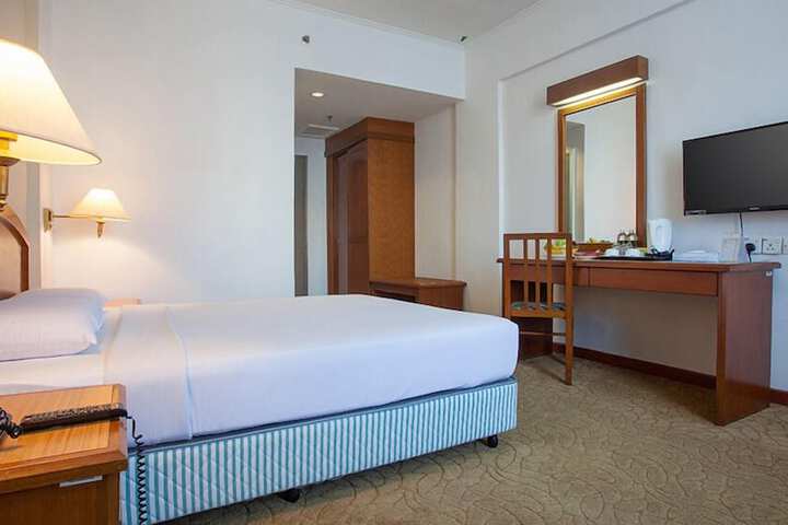 Room 14 of 64