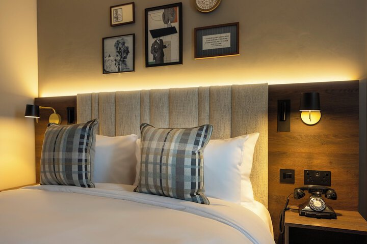 Room 27 of 109