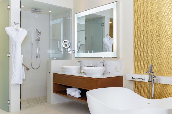 Room 30 of 101