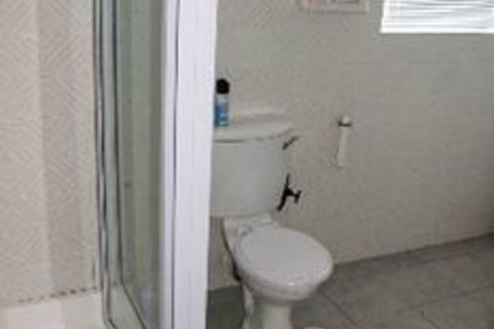 Room 7 of 12