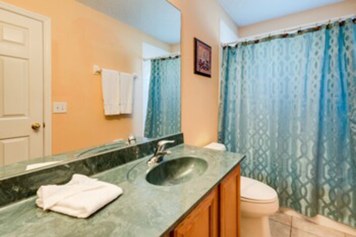 Room 14 of 272