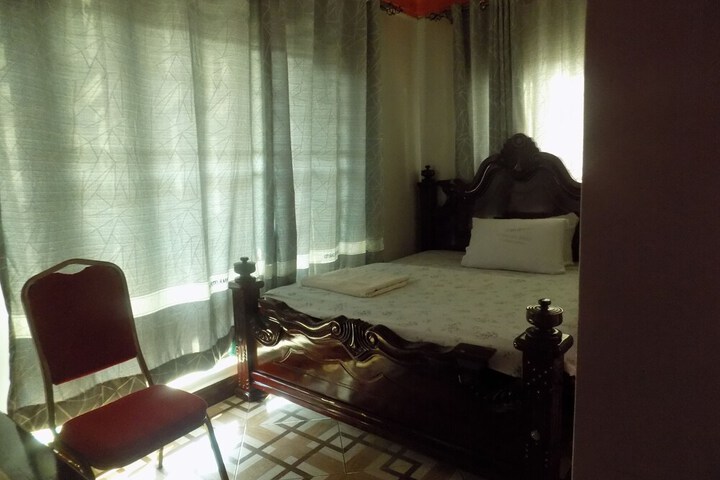 Room 12 of 24