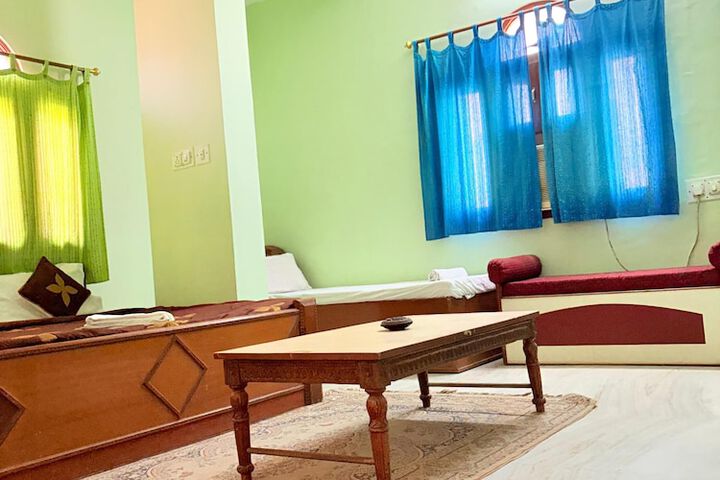 Room 12 of 21