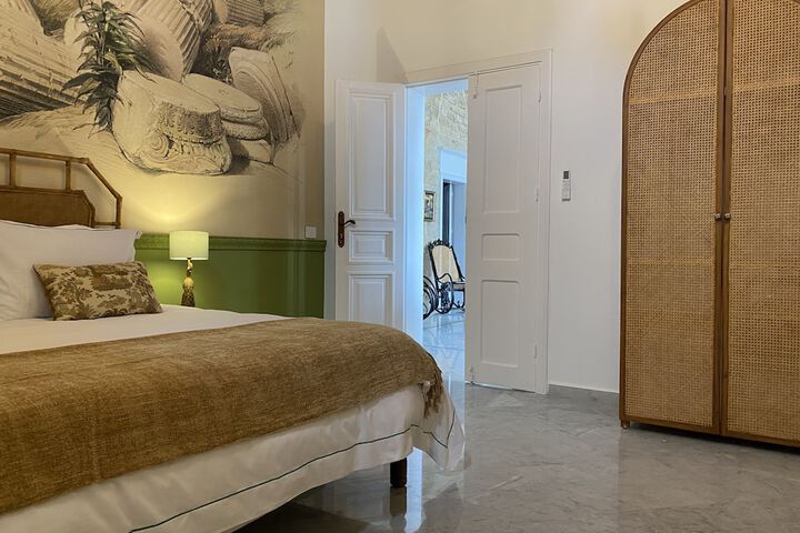 Room 51 of 124