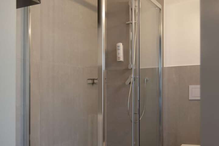 Room 79 of 102
