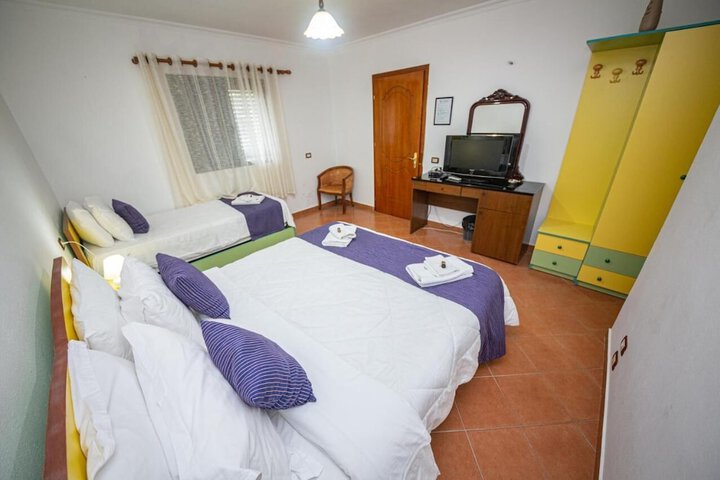 Room 6 of 43
