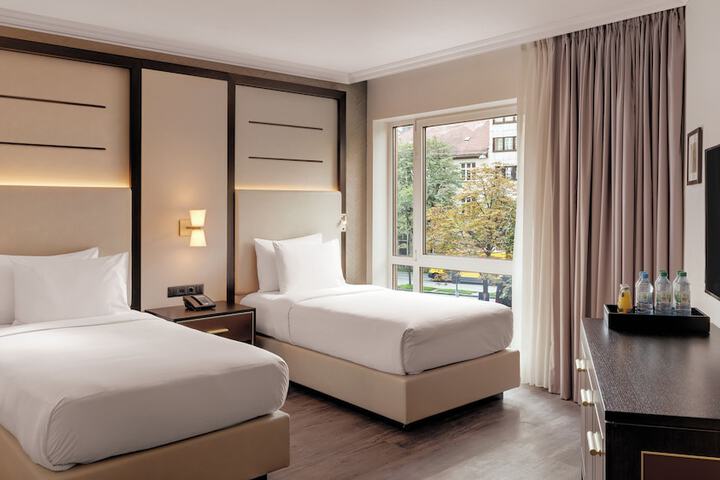 Room 39 of 100