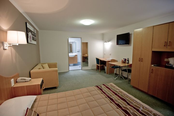 Room 4 of 35