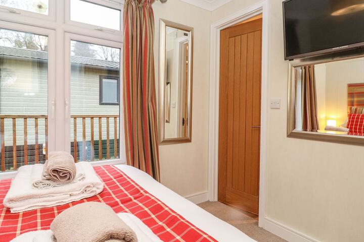 Room 2 of 39