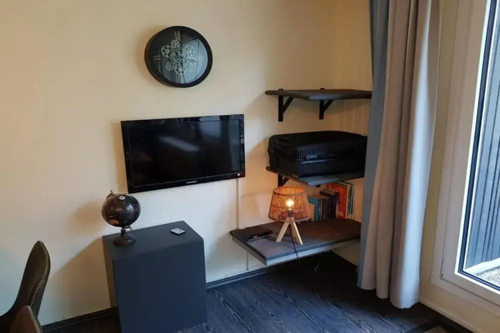 Room 5 of 25