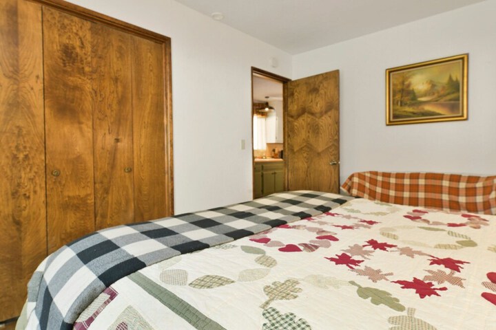 Room 10 of 24