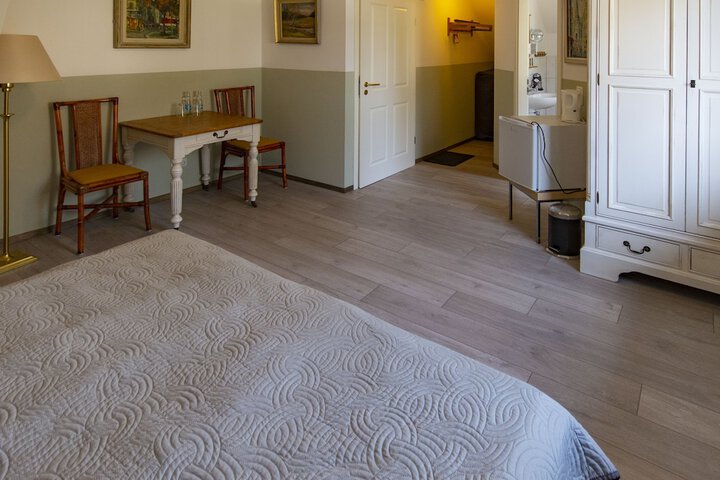 Room 26 of 105