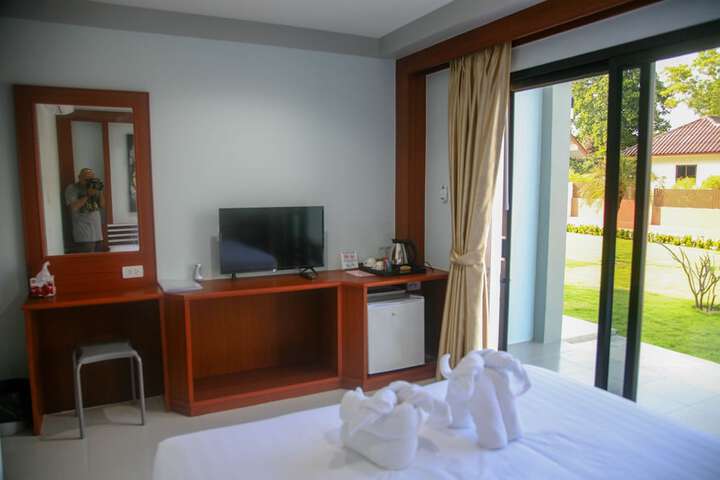 Room 4 of 86