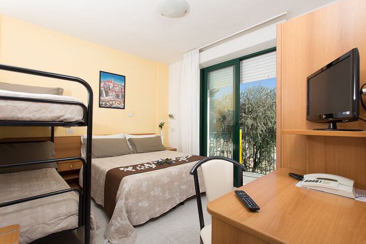 Room 7 of 35