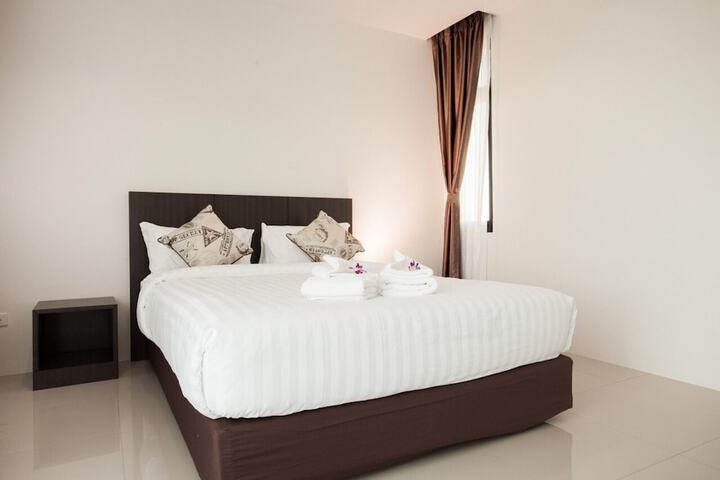 Room 8 of 20