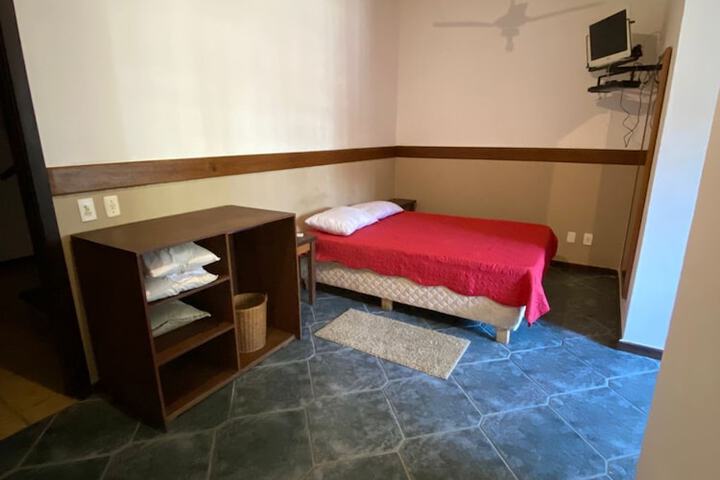 Room 5 of 9