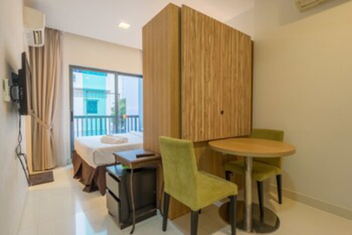 Room 5 of 13