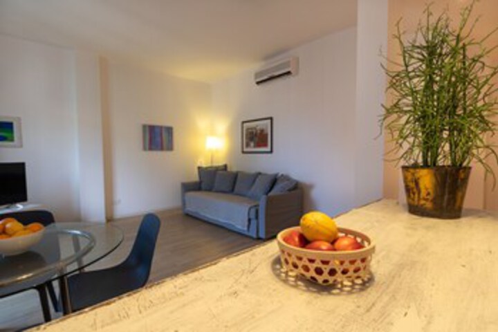 Room 6 of 17