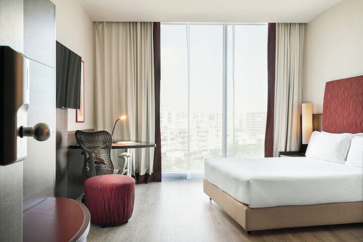 Room 10 of 31