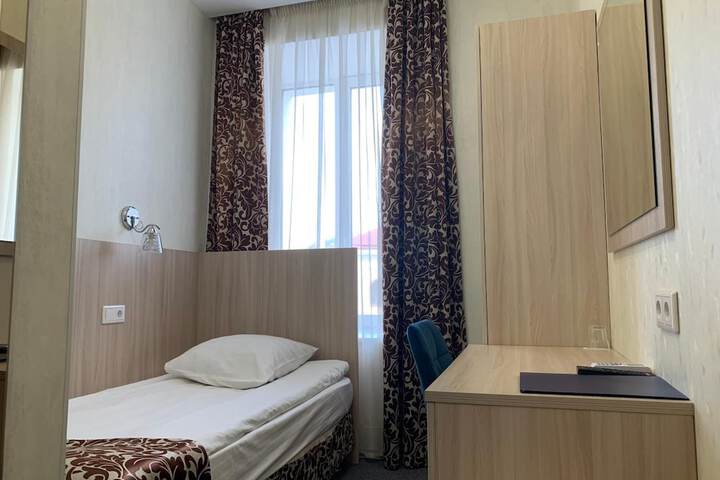 Room 16 of 62