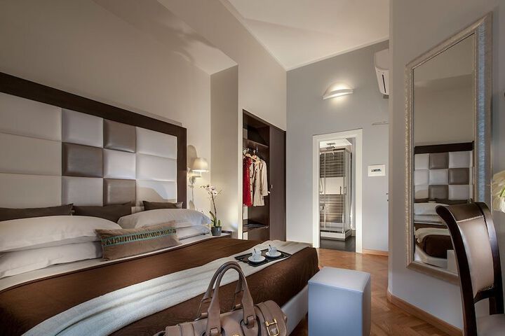 Room 3 of 38