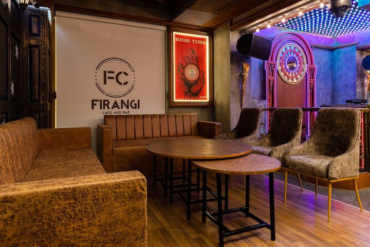 Lounge 59 of 62