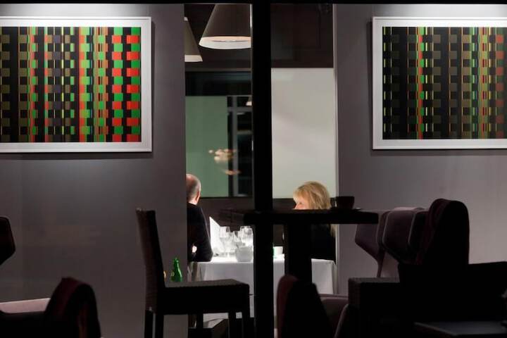 Dining 35 of 45