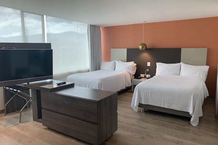 Room 6 of 89
